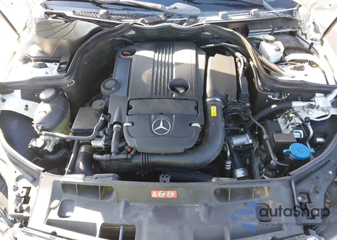 2013 Mercedes-Benz C 250 Sport z USA, uszkodzony, nr VIN WDDGF4HB8DA806104